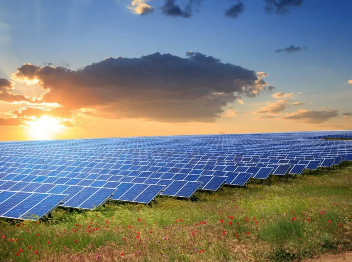 Paisaje con energía renovable y territorio sostenible